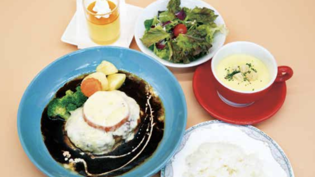 赤ワインデミグラスのハンバーグ