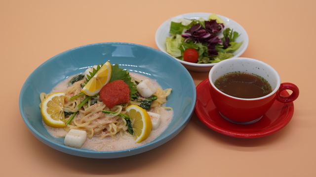 紋甲イカと明太クリームパスタ