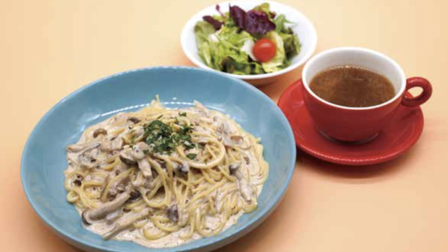 ポルチーニ茸と高知産キノコのクリームパスタ